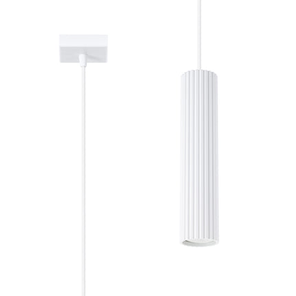 Suspension Oslo 1 blanche en aluminium cannelé, vue packshot avec plaque de fixation et câble suspendu, fond blanc.