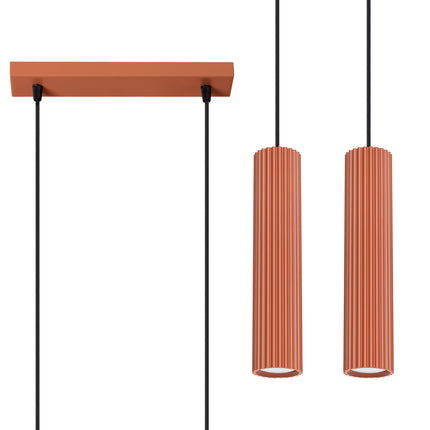 Lampe suspendue Oslo 2 rouge ocre, double abat-jour cannelé aluminium, vue de face sur fond blanc