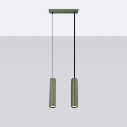 Suspension Oslo 2 vert installée au plafond, mise en situation dans un intérieur