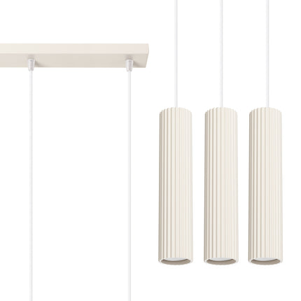 Suspension Oslo 3 lumières beige sur fond blanc, vue de face avec les trois abat-jour alignés