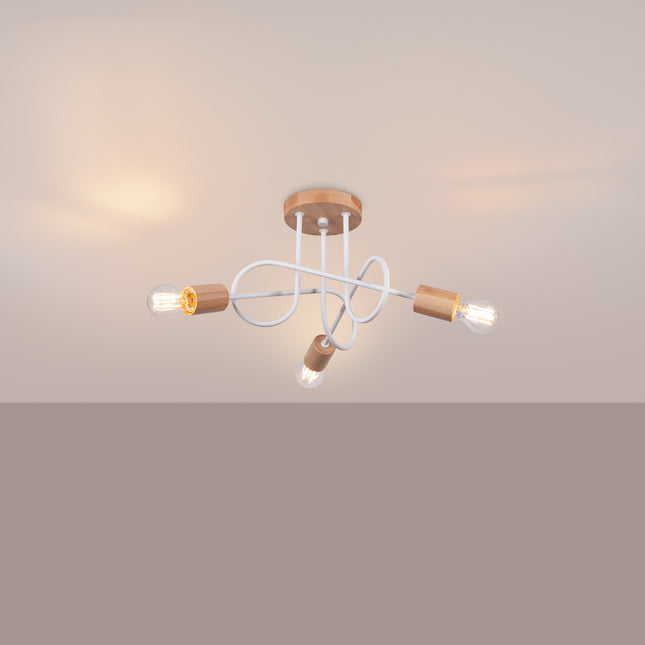 plafonnier 3 bras bouclés en bois et métal blanc, lumière allumée