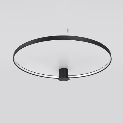 Plafonnier Anneau Solis 110 cm noir, grand anneau fixé au plafond vu sous un autre angle