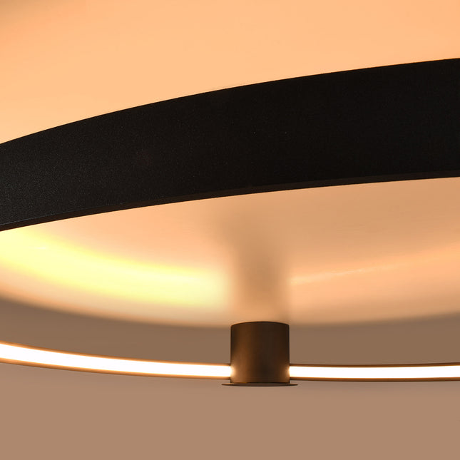 Plafonnier Anneau Solis 78 cm noir allumé, halo LED continu sous l'anneau