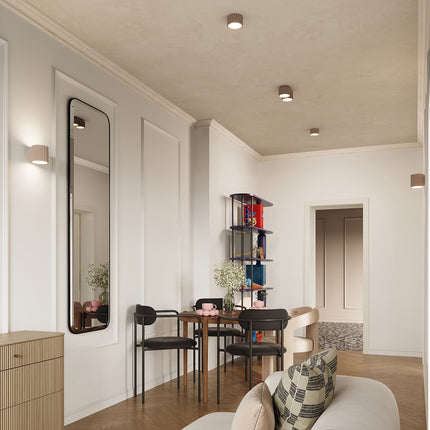 Plafonniers Aura taupe au plafond d'une salle à manger nordique