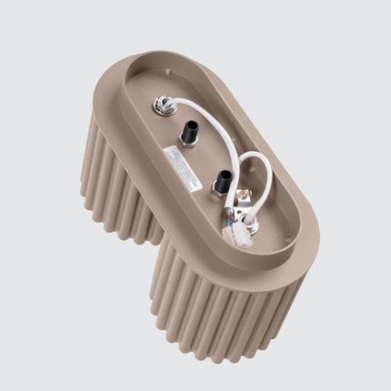 Vue arrière du plafonnier double Aura taupe montrant la base ovale et le câblage