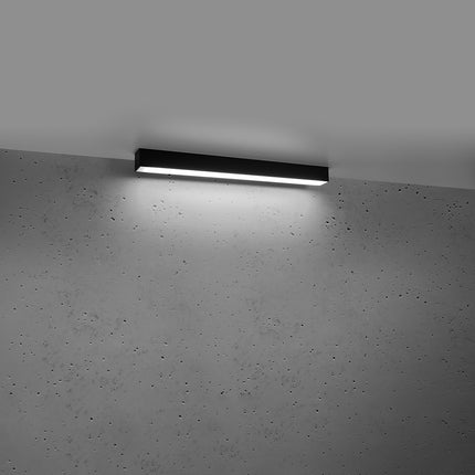 Plafonnier barre moderne LED noir allumé, diffuseur opale lumineux homogène