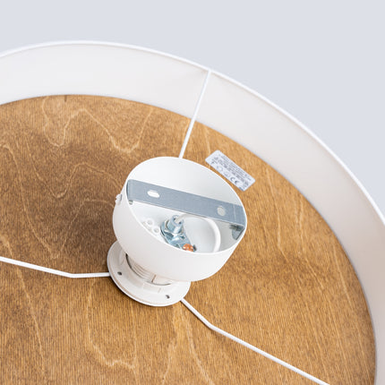 Détail de l'intérieur en bois brun clair du Plafonnier Bois Intérieur, gros plan