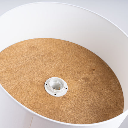 Détail de l'abat-jour en tissu blanc du Plafonnier Bois Intérieur