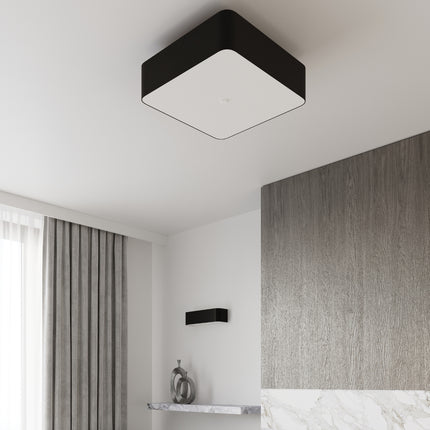 plafonnier carré en tissu noir 55 cm, dans une pièce à vivre