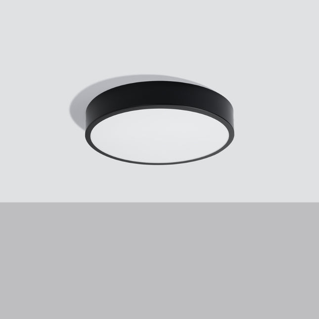 Vue en angle du plafonnier rond Cercle Moderne 40 cm noir, finition aluminium mat