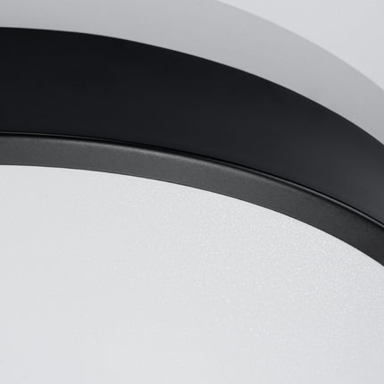 Vue de dessous du plafonnier Cercle Moderne 40 cm noir montrant le diffuseur LED