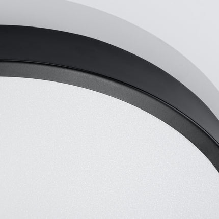 Vue de dessous du plafonnier Cercle Moderne 50 cm noir montrant le diffuseur LED