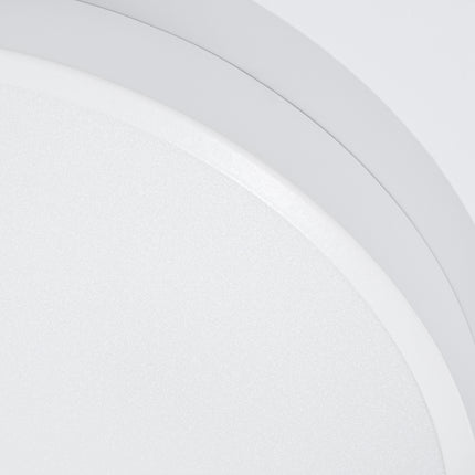Vue de dessous du plafonnier Cercle Moderne 60 cm blanc montrant le diffuseur LED