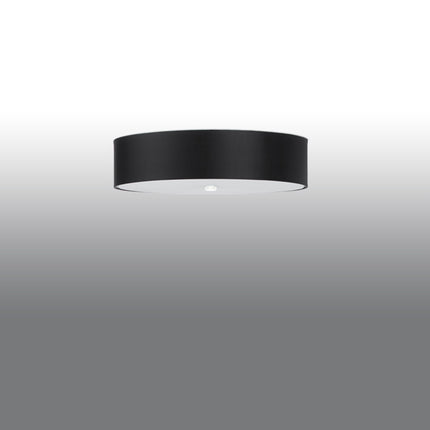 Abat-jour tambour noir du plafonnier Cercle Plein 50 cm, vue légèrement de côté sur fond clair.
