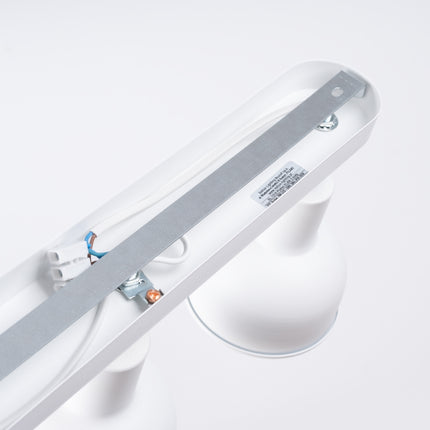 Plafonnier Elba blanc trois spots vu de dessous, intérieur des cloches