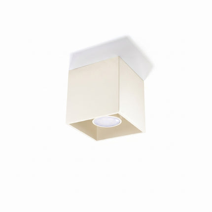 Plafonnier Cube LED beige clair, vue en situation sur fond clair