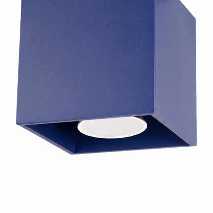 Plafonnier Cube LED bleu outremer, packshot de trois quarts
