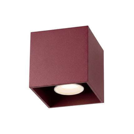 Plafonnier Cube LED bordeaux, packshot sur fond blanc