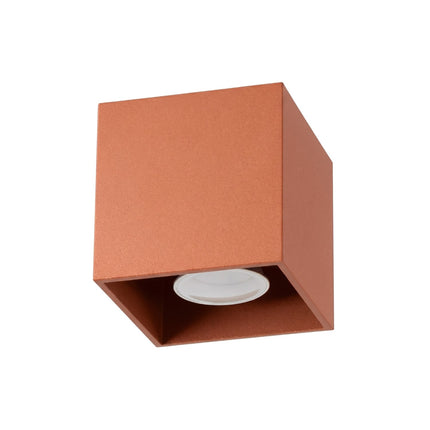 Plafonnier Cube LED ocre rouge, packshot sur fond blanc