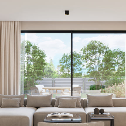 Plafonnier cube multi-focal noir, gros plan sur les neuf optiques LED intégrées
