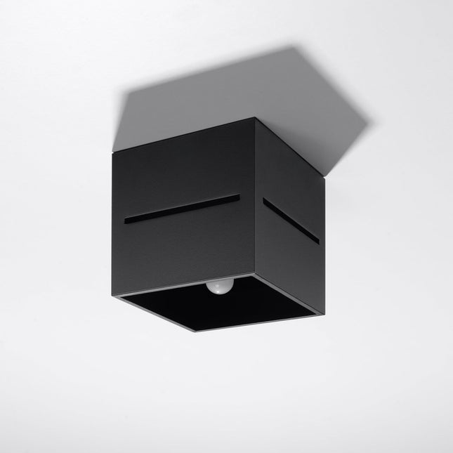 Plafonnier Cube Ouvert Noir dans un salon