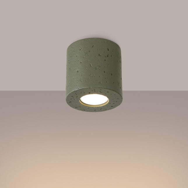 Plafonnier Cylindrique en Béton Vert Olive, lumière allumée