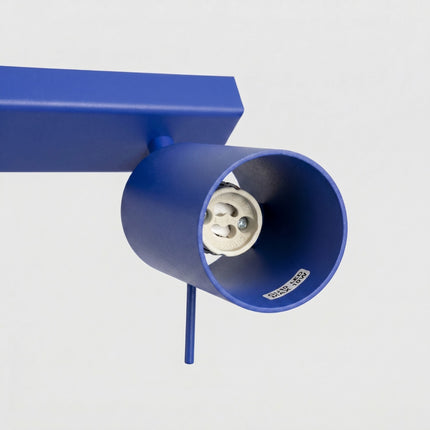 Plafonnier Directionnel 2 Spots LED Bleu Outremer, packshot de trois quarts