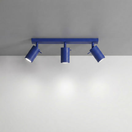 Plafonnier Directionnel 3 Spots LED Bleu Outremer, lumière allumée