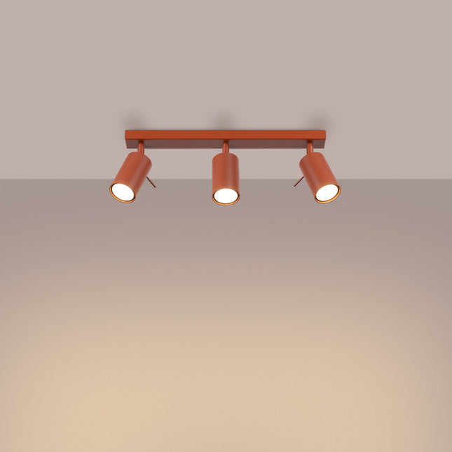 Plafonnier Directionnel 3 Spots LED Rouge Ocre, lumière allumée