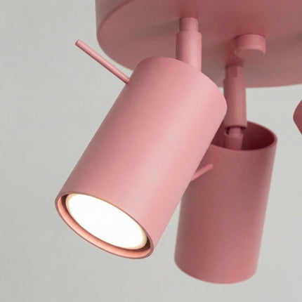 Plafonnier Directionnelle 3 Spots LED Acier Rose Poudré Orientable, vue sur fond coloré