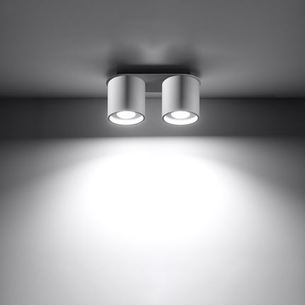 Plafonnier double cylindre LED blanc éclairant une entrée
