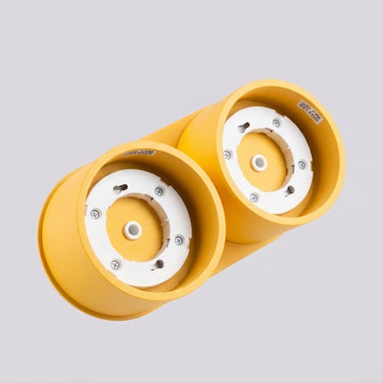 Plafonnier double Pastille jaune ambré, vue sur fond coloré