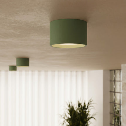 Plafonnier double Pastille vert olive, intérieur contemporain