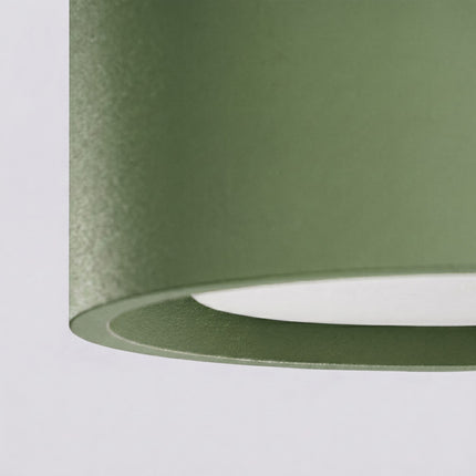 Plafonnier double Pastille vert olive, packshot de trois quarts