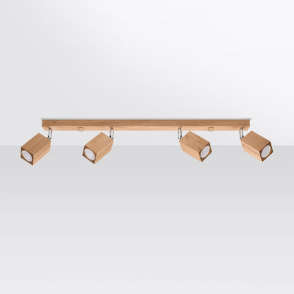 Plafonnier 4 spots en chêne vu en angle, têtes facettées pivotant sur axe chromé.