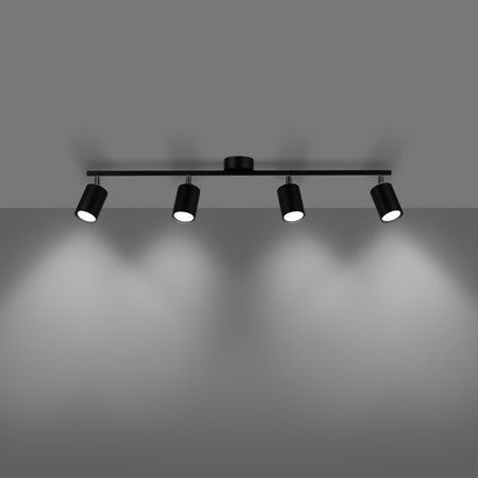Plafonnier Focus Moderne 4 spots noir allumé, diffusion de la lumière GU10 vers le sol