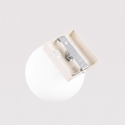 Plafonnier Globe Solis 1 globe beige, détail du système de fixation