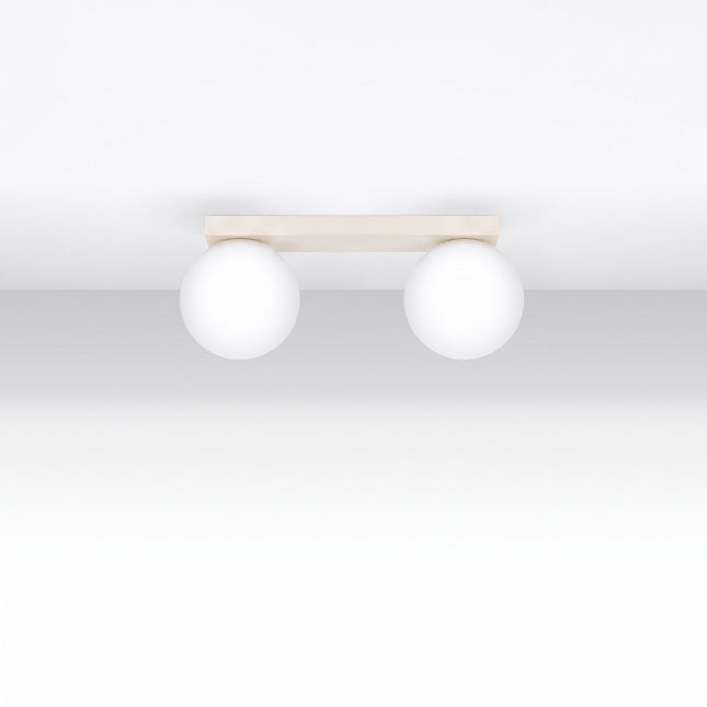 Plafonnier Globe Solis 2 globes beige, installé au plafond dans un intérieur clair