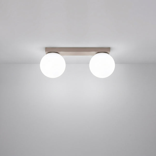 Plafonnier Globe Solis 2 globes taupe allumé, halo doux du verre opalin