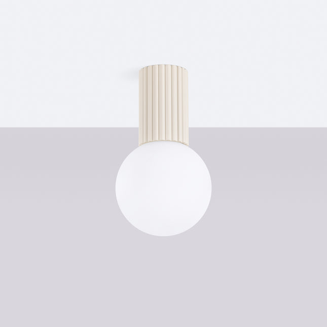 Plafonnier Halo beige IP44, cylindre nervuré en aluminium et globe en verre opalin, vue 2