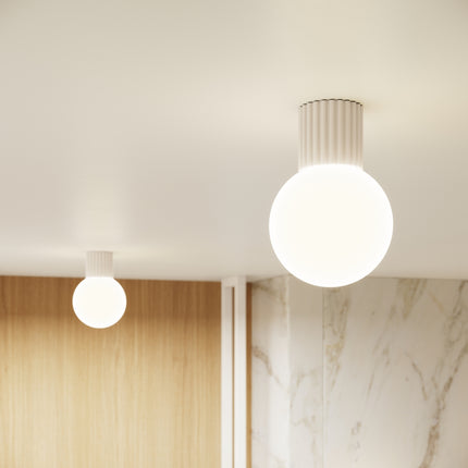Plafonnier Halo beige IP44, cylindre nervuré en aluminium et globe en verre opalin, vue 11