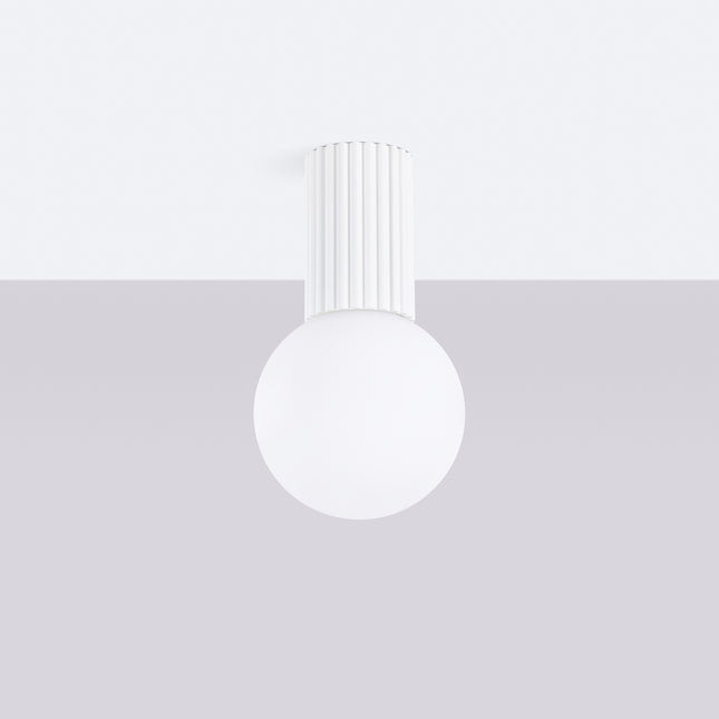 Plafonnier Halo blanc IP44, cylindre nervuré en aluminium et globe en verre opalin, vue 2