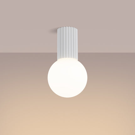 Plafonnier Halo blanc IP44, cylindre nervuré en aluminium et globe en verre opalin, vue 3