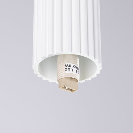 Plafonnier Halo blanc IP44, cylindre nervuré en aluminium et globe en verre opalin, vue 6