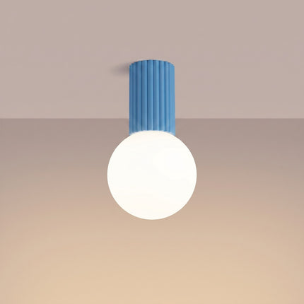 Plafonnier Halo bleu ciel IP44, lumière allumée, diffusion du verre opalin