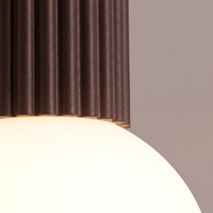 Plafonnier Halo brun chocolat IP44, vue de détail du globe