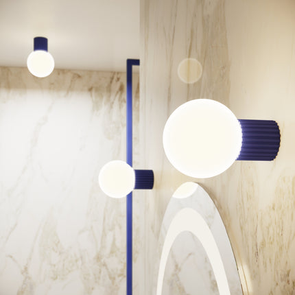 Plafonnier Halo outremer IP44, cylindre nervuré en aluminium et globe en verre opalin, vue 12