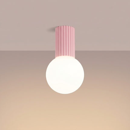 Plafonnier Halo rose poudré IP44, lumière allumée, diffusion du verre opalin