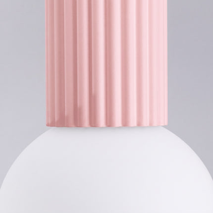 Plafonnier Halo rose poudré IP44, packshot de trois quarts