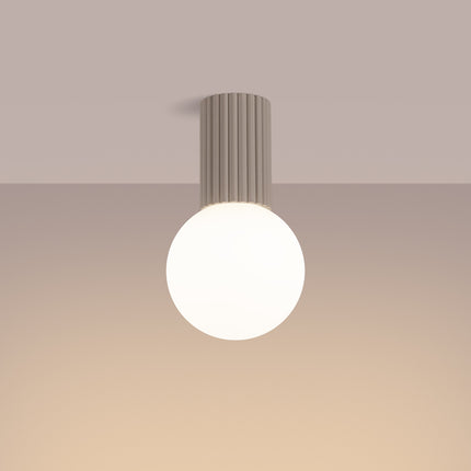 Plafonnier Halo taupe IP44, cylindre nervuré en aluminium et globe en verre opalin, vue 3